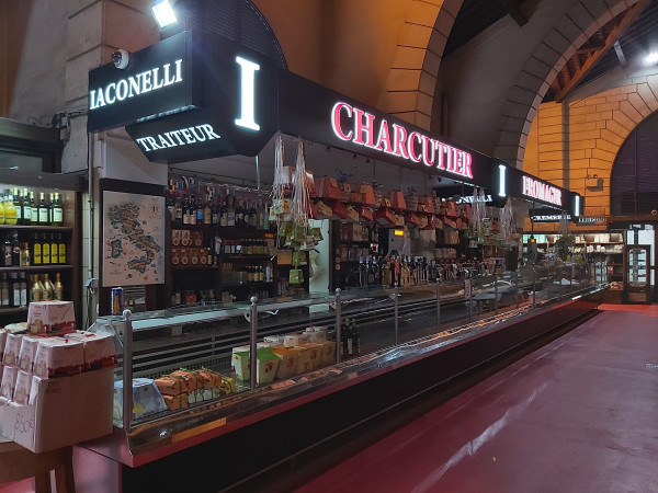 Enseignes publicitaires dans le 75